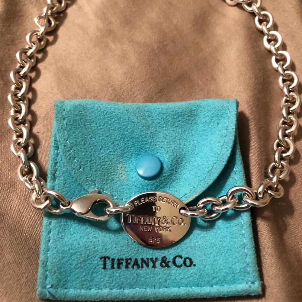 Gently used RETIRED T&Co RTT Oval Tag Choker